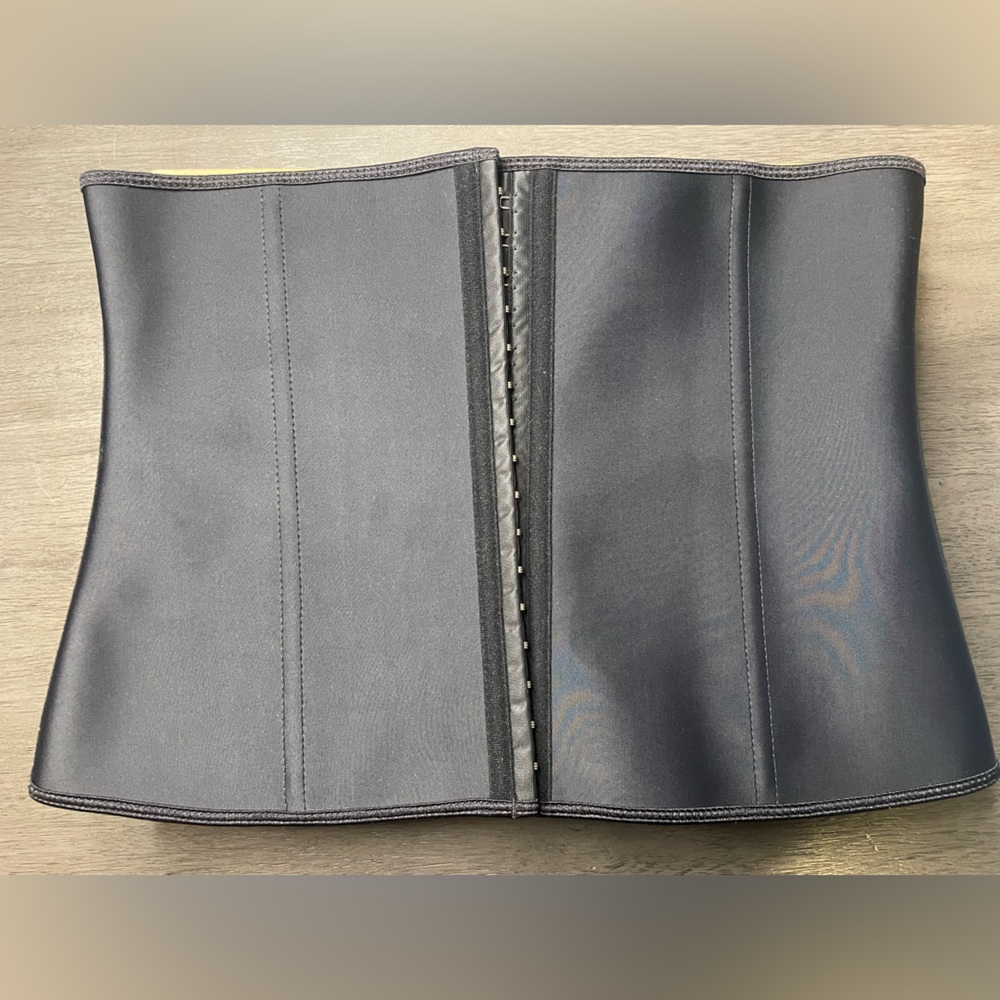 Women’s Latex Waist Trainer Shapewear XL.